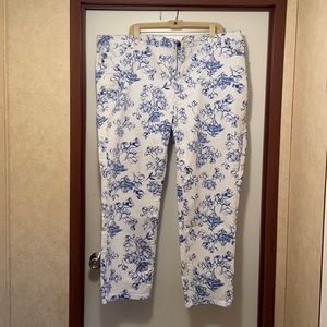 Denim 24 7 jeans white with blue floral 24 W